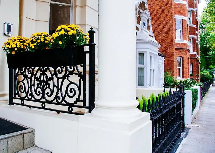 Lord Kensington Hotel